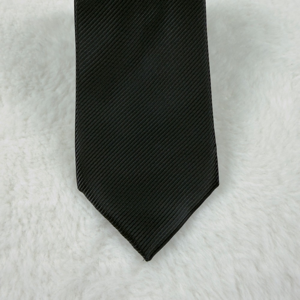 Geoffrey Beene Mens Necktie Solid Black Ribbed Texture Hand Made Polyester Tie